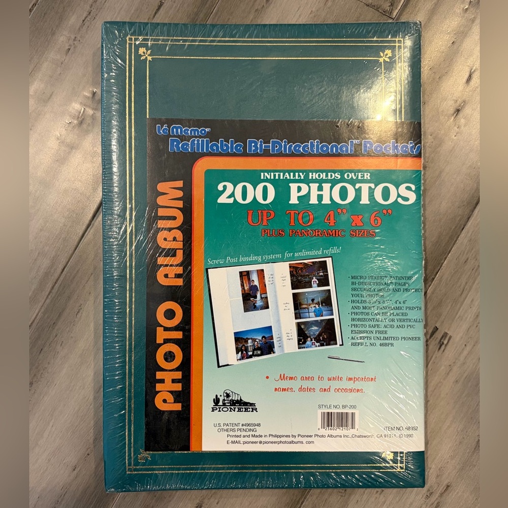 [NWT] PIONEER Green Photo Album with Gold Trim